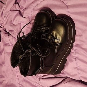 Demonia shaker style boots.